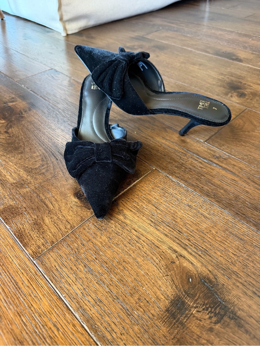Women’s Velvet Kitten Heels Size 7